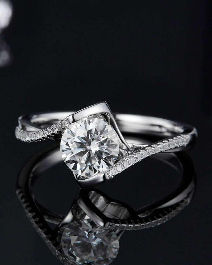 Twisted Radiance: 1 Carat Lab Grown Diamond Silver Ring