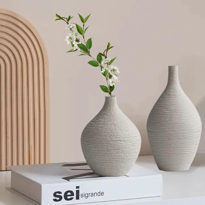 Nordic Elegance Ceramic Vase: Stylish Home Decor and Gift Option