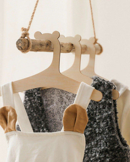 Sleek Bear Silhouette Pendant - Modern Laser-Cut Wooden Artistry