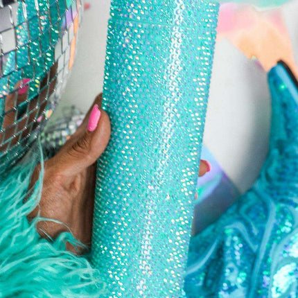 Emerald Elegance Rhinestone-Studded Tumbler for Luxurious Hydration