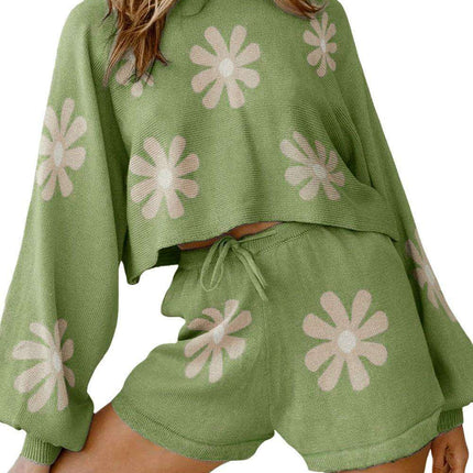 Elegant Floral Two-Piece Set with Stylish Bubble Sleeve Sweater and Comfortable Shorts