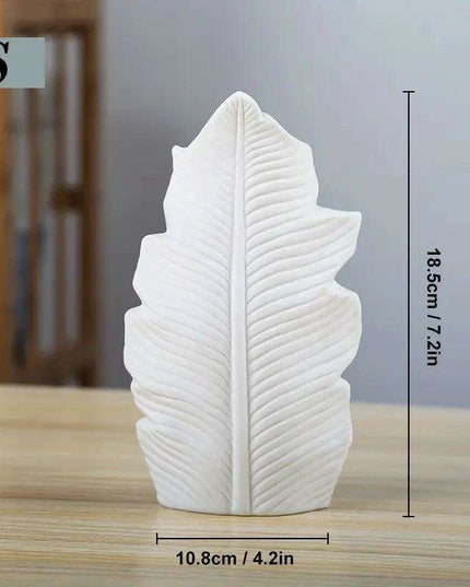 Chic Feather: Modern White Ceramic Vase for Stylish Home and Office Decor