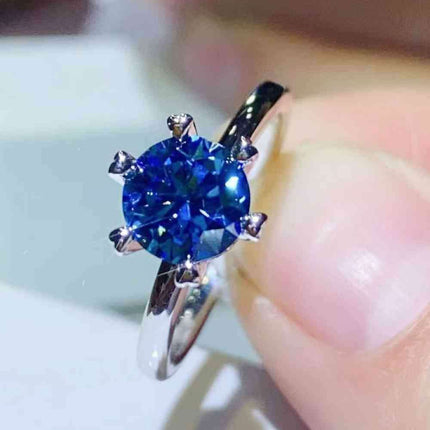 1 Carat Lab-Created Diamond Sterling Silver Solitaire Ring - A Symbol of Timeless Grace and Refined Beauty