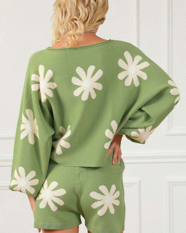 Elegant Floral Two-Piece Set with Stylish Bubble Sleeve Sweater and Comfortable Shorts