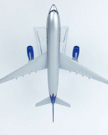 Russian Airlines 16cm Alloy Airplane Model - Stunning Collectible Replica for Aviation Enthusiasts - Exceptional Craftsmanship Display Piece