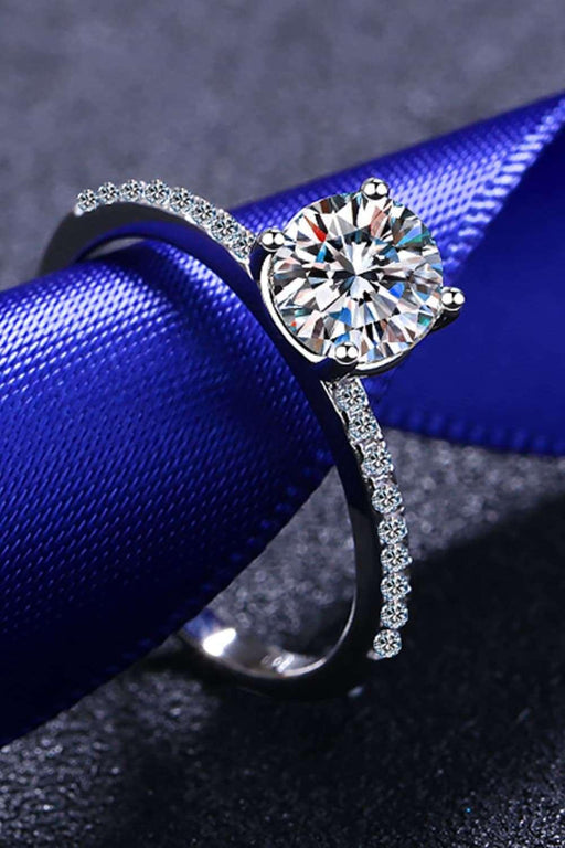 Elegant 1 Carat Moissanite Sterling Silver Ring with Zircon Accents: A Luxurious Statement Piece