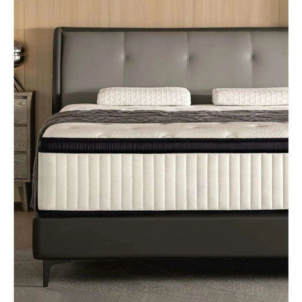 14-Inch King Hybrid Memory Foam Mattress with Pocketed Springs for Luxurious Sleep..