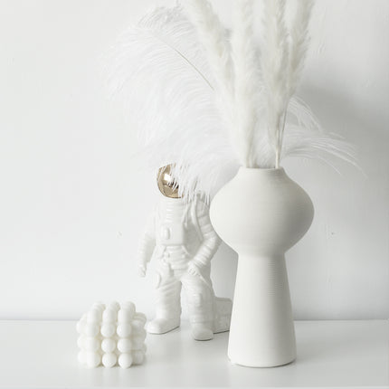 Chinese Style White Ceramic Vase With Elegant Hong Pattern For Living Room