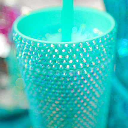 Emerald Elegance Rhinestone-Studded Tumbler for Luxurious Hydration