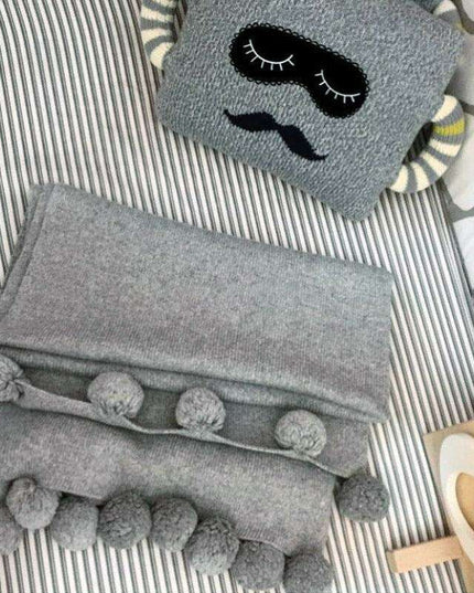 Whimsical Bear-Themed European Wool Baby Quilt: Luxurious and Playful Nursery Essential