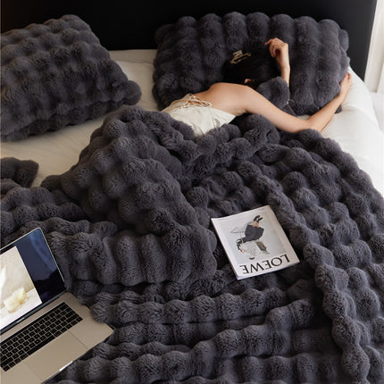 Peekaboo Studio Thickened Velvet Rabbit Bubble Carpet Blanket Quilt