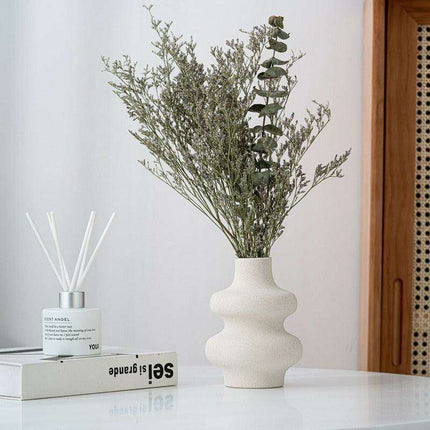 Sophisticated Frosted White Porcelain Floral Vase - Exquisite Home Decor for Elegant Living