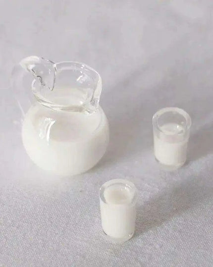 Enchanting Tiny Dollhouse Delights