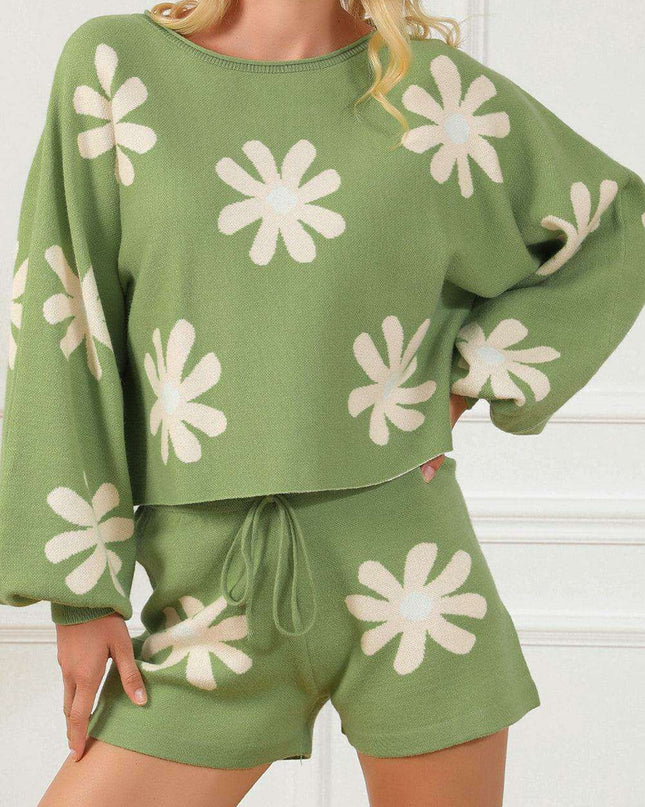 Elegant Floral Two-Piece Set with Stylish Bubble Sleeve Sweater and Comfortable Shorts