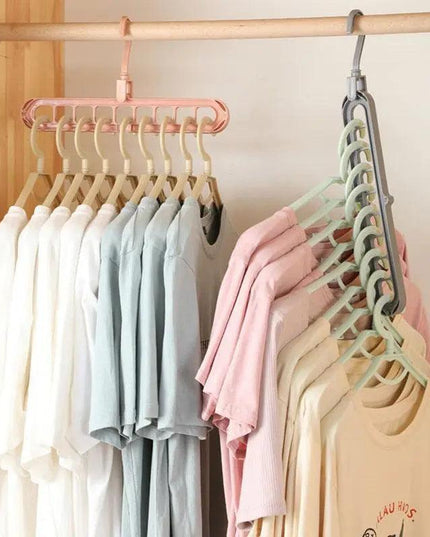 Maximize Closet Space with Non-Slip Plastic Hangers for Neat Wardrobe Organization