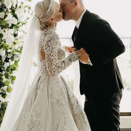 3 Meter Elegant Three-Layer Tulle Cathedral Veil with Metal Comb - Perfect Bridal Accessory..