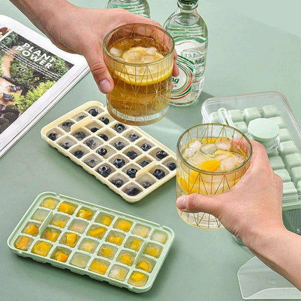 30-Grid Push-Button Ice Cube Tray - BPA-Free Lidded Mold for Quick Ice Release - Très Elite