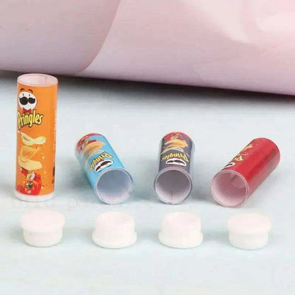 Enchanting Tiny Dollhouse Delights