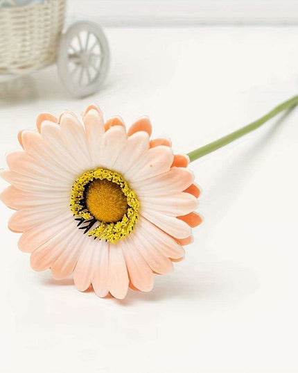 Lifelike Silk Gerbera Daisy Arrangement: Stunning Artificial Floral Decor for Any Occasion