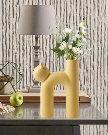 Whimsical Nordic Cat-Shaped Matte Ceramic Vase - Charming Home and Office Decor