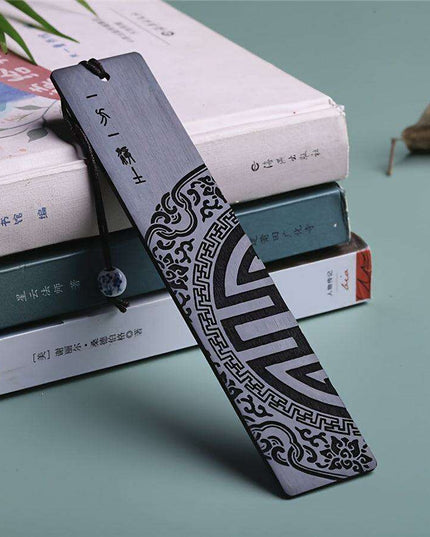 Charming Handcrafted Chinese Redwood Bookmark - Perfect Gift for Book Enthusiasts - Essential Office Accessory