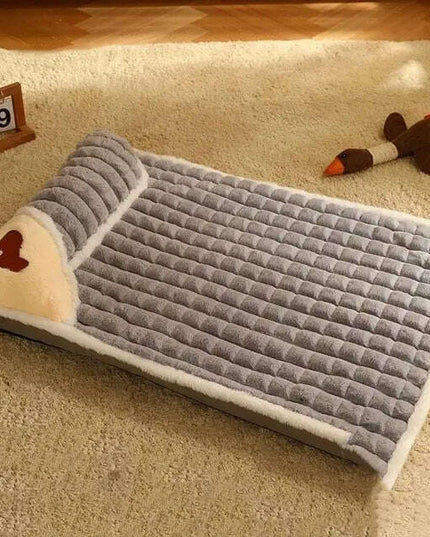 Cozy MADDEN Luxury Plaid Dog Mat for Small to Medium Dogs and Cats - Removable, Washable Fluff Bed