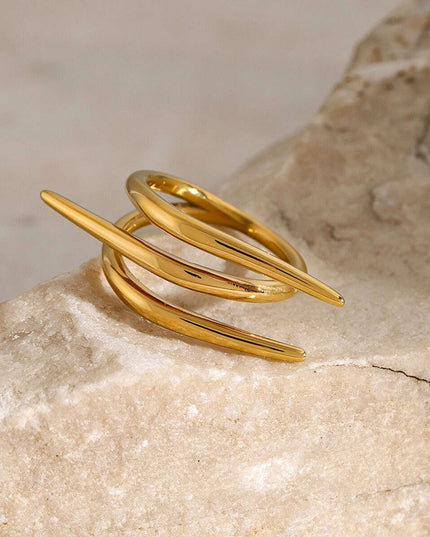 18K Gold Cross Design Ring with Simple Line Accents