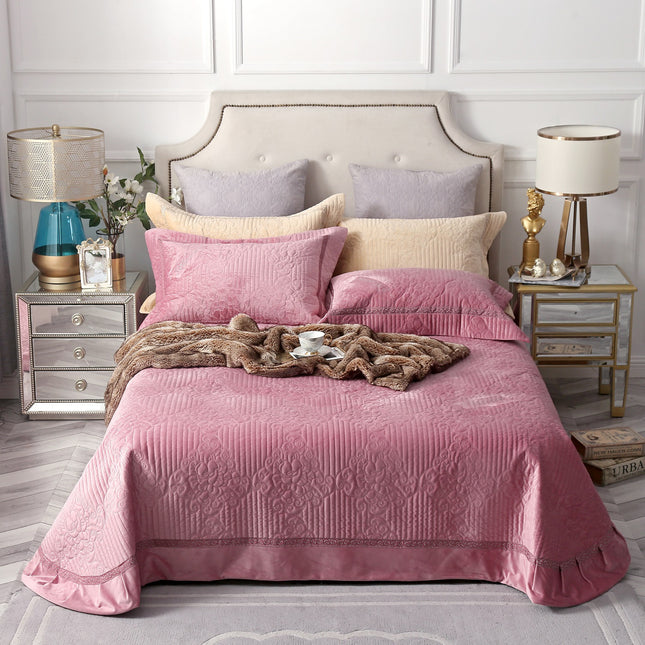 Peekaboo Studio Three-Piece Quilt Bed Cover - Soft, Lightweight Design