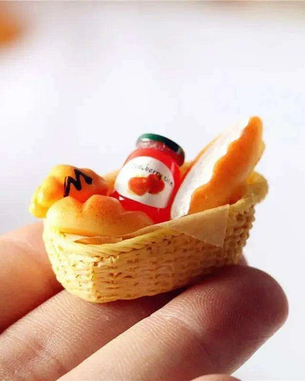 Enchanting Tiny Dollhouse Delights