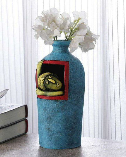 European Elegance: Handcrafted Resin Vase for Sophisticated Spaces