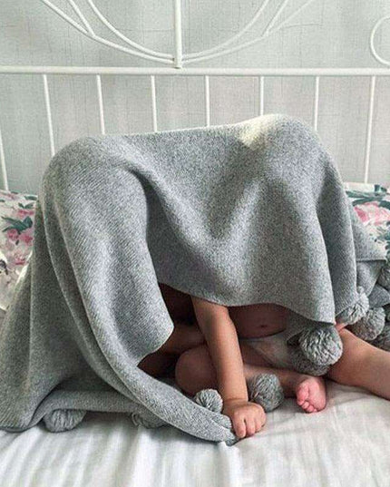 Whimsical Bear-Themed European Wool Baby Quilt: Luxurious and Playful Nursery Essential