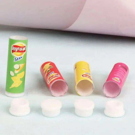 Enchanting Tiny Dollhouse Delights