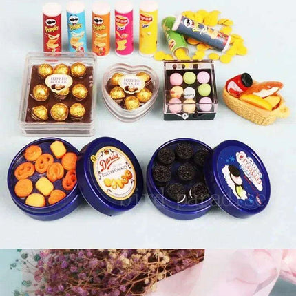 Enchanting Tiny Dollhouse Delights