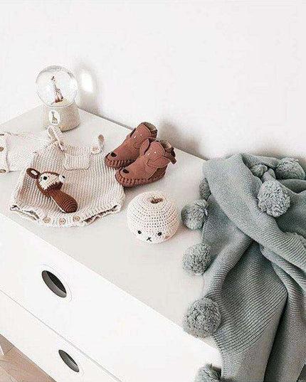 Whimsical Bear-Themed European Wool Baby Quilt: Luxurious and Playful Nursery Essential