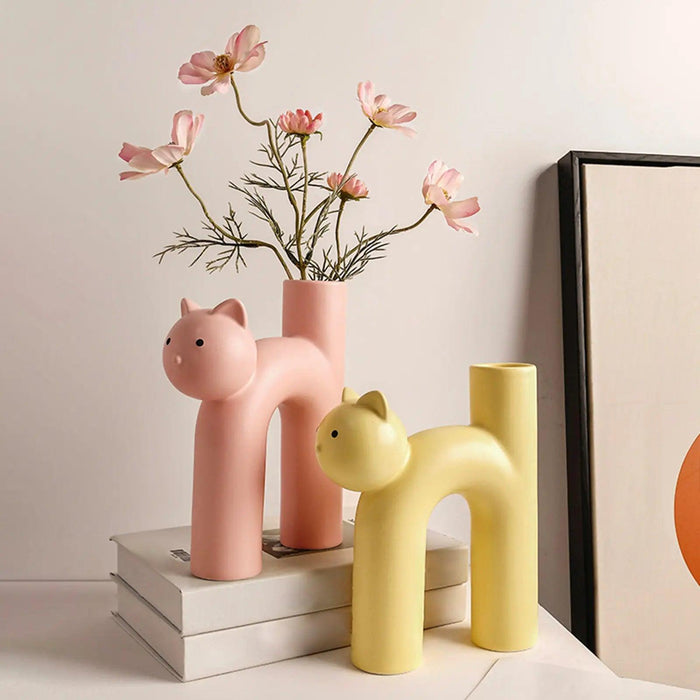 Whimsical Nordic Cat-Shaped Matte Ceramic Vase - Charming Home and Office Decor