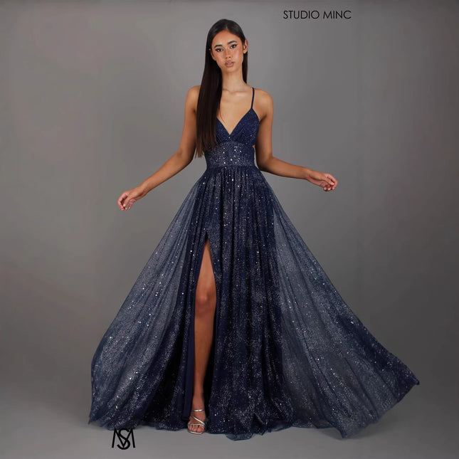 Peekaboo Studio Elegant V-Neck Sleeveless Party Dress with Flared Hem