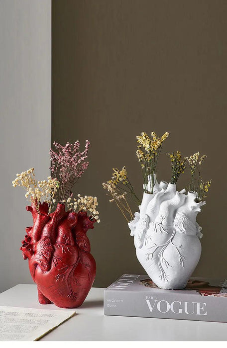 Heart-Shaped Resin Flower Vase - Artistic Home Decor Statement