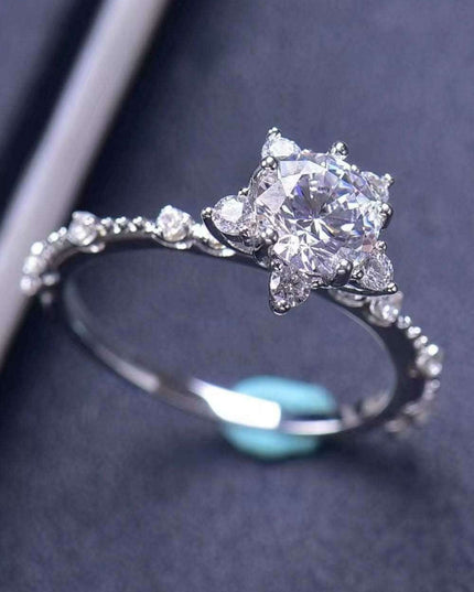 Elegant Rose Gold Lab-Diamond Ring: A Timeless Statement of Luxury