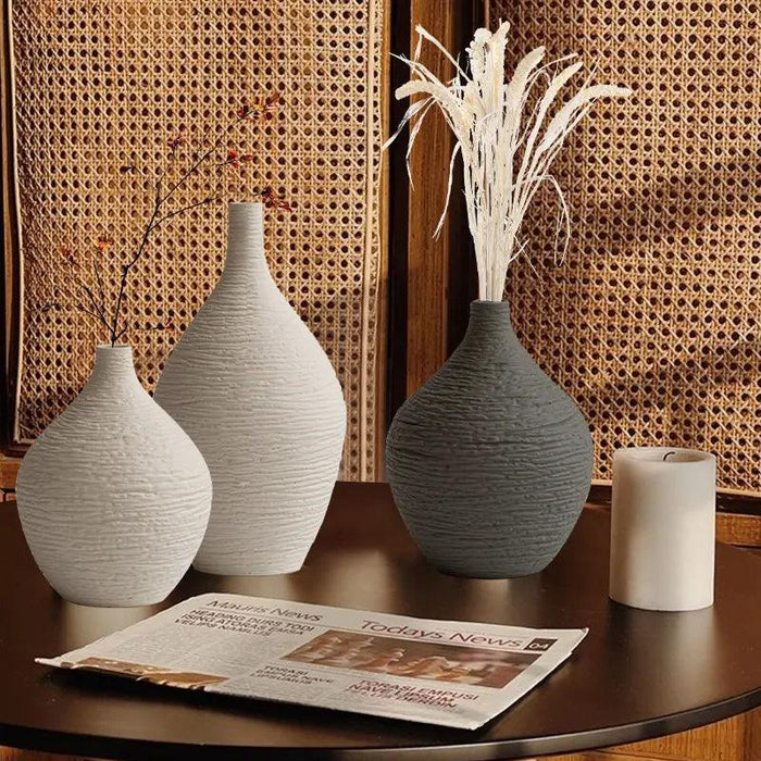 Nordic Elegance Ceramic Vase: Stylish Home Decor and Gift Option