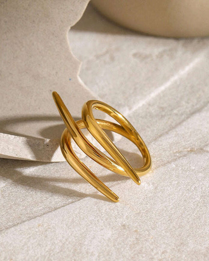 18K Gold Cross Design Ring with Simple Line Accents