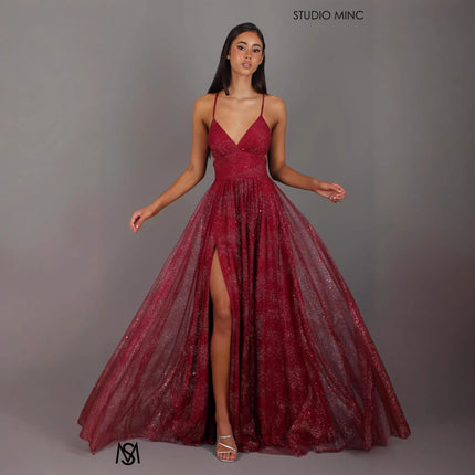 Peekaboo Studio Elegant V-Neck Sleeveless Party Dress with Flared Hem