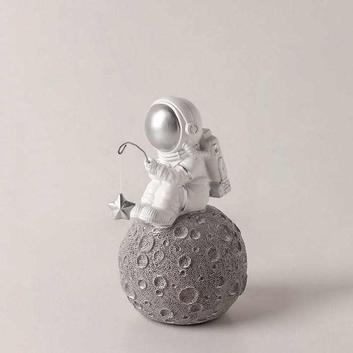 Nordic Astronaut Resin Ornament - Handcrafted Space Decor & Unique Gift Choice