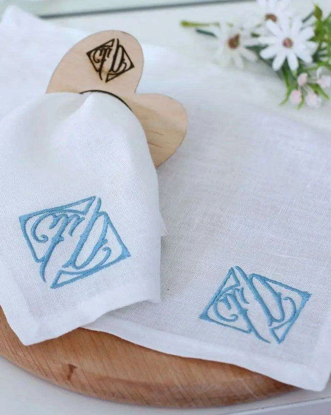 Customizable Monogrammed Linen Napkin Set - Sophisticated Elegance for Home and Gifting