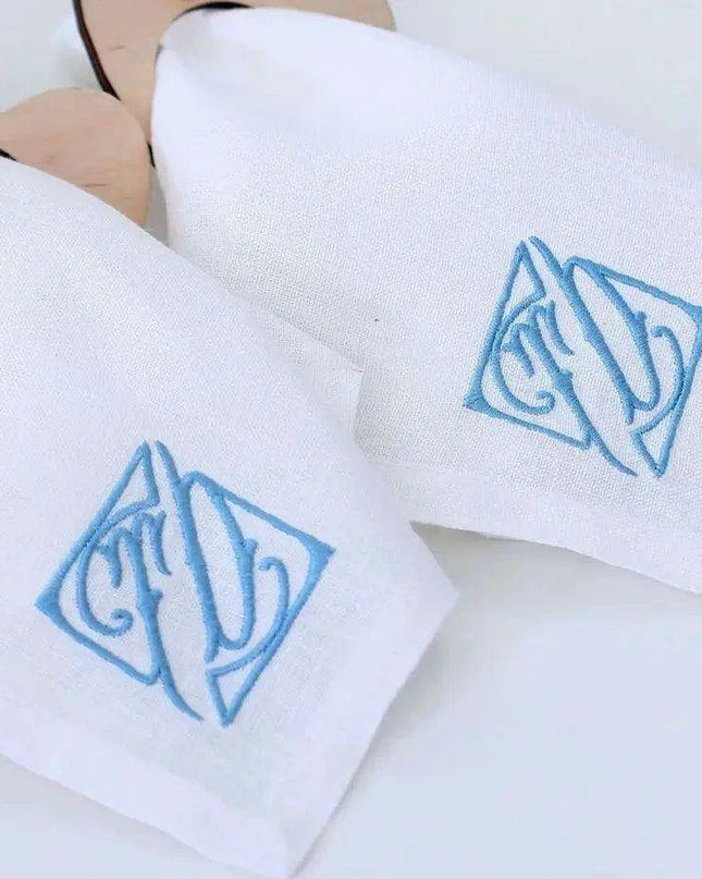 Customizable Monogrammed Linen Napkin Set - Sophisticated Elegance for Home and Gifting