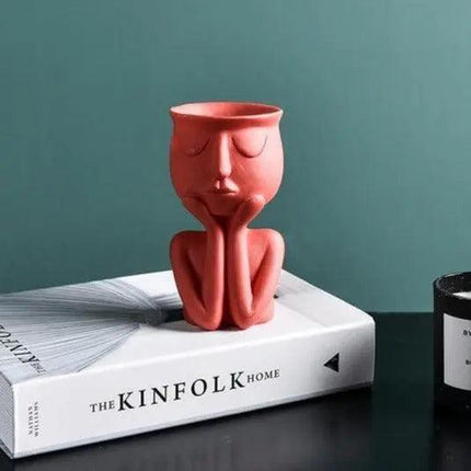 Abstract Nordic Head Ceramic Vase: Chic Minimalist Decor - Très Elite