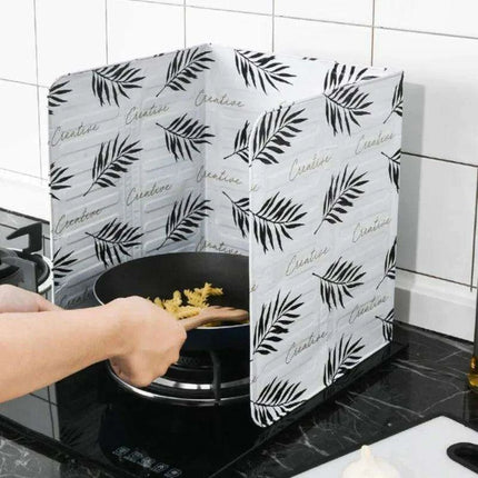 Adjustable Heat-Resistant Aluminum Kitchen Oil Splash Shield - Versatile Splatter Guard - Très Elite