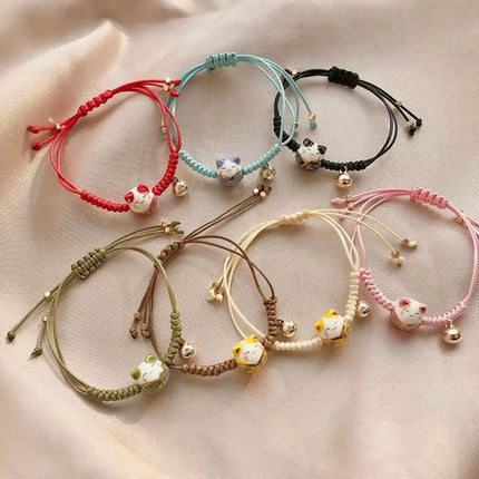 Adjustable Maneki Neko Charm Bracelet - The Perfect Gift for Cat Enthusiasts - Très Elite