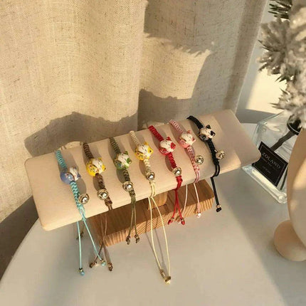 Adjustable Maneki Neko Charm Bracelet - The Perfect Gift for Cat Enthusiasts - Très Elite