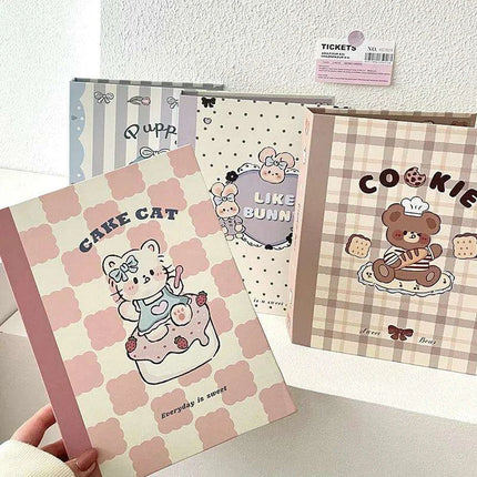 Adorable A5 Kawaii Biscuit Bear Photocard Organizer with Protective Dust Cover for Kpop Enthusiasts - Très Elite