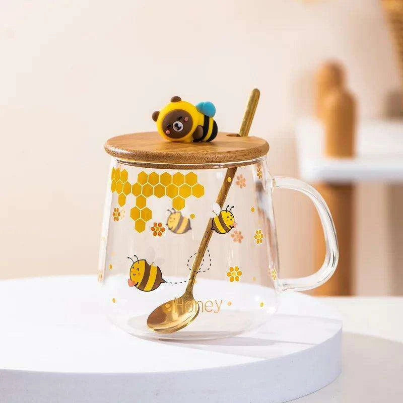 Adorable Bee-Themed Ceramic Cup with Lid – 400ml Whimsical Coffee & Tea Mug for Breakfast and Celebrations - Très Elite